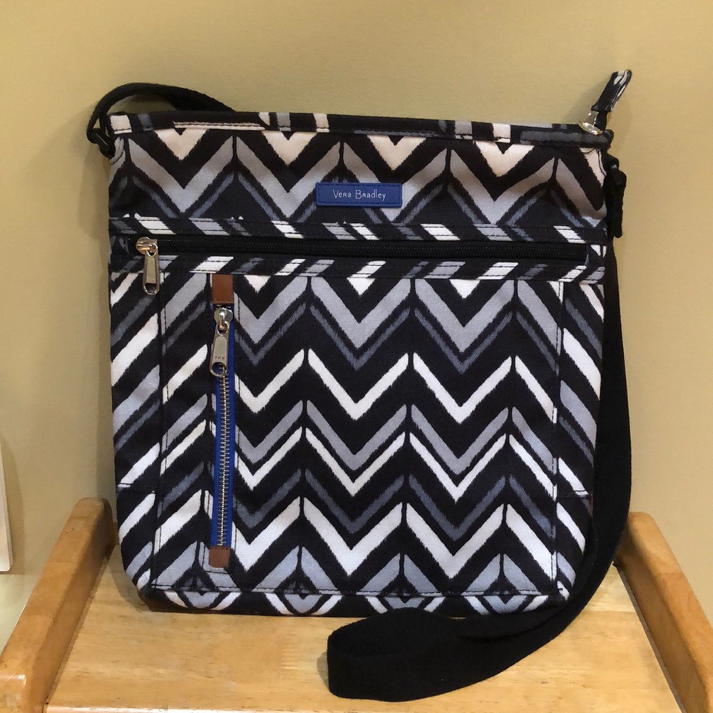 Vera‎ Bradley Lotus Black White Grey Chevron Crossbody Bag
